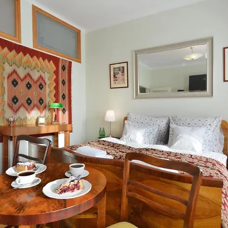 Mieszkanko Kolo Zamku Zaciszna Starowka Apartment Warschau