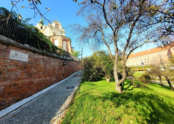 Mieszkanko Kolo Zamku Zaciszna Starowka Апартаменты *