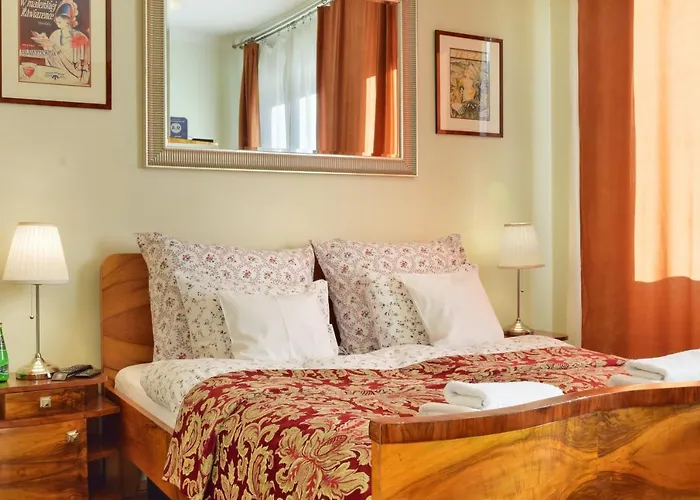 Mieszkanko Kolo Zamku Zaciszna Starowka Apartment Warsaw