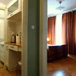 Mieszkanko Kolo Zamku Varşova